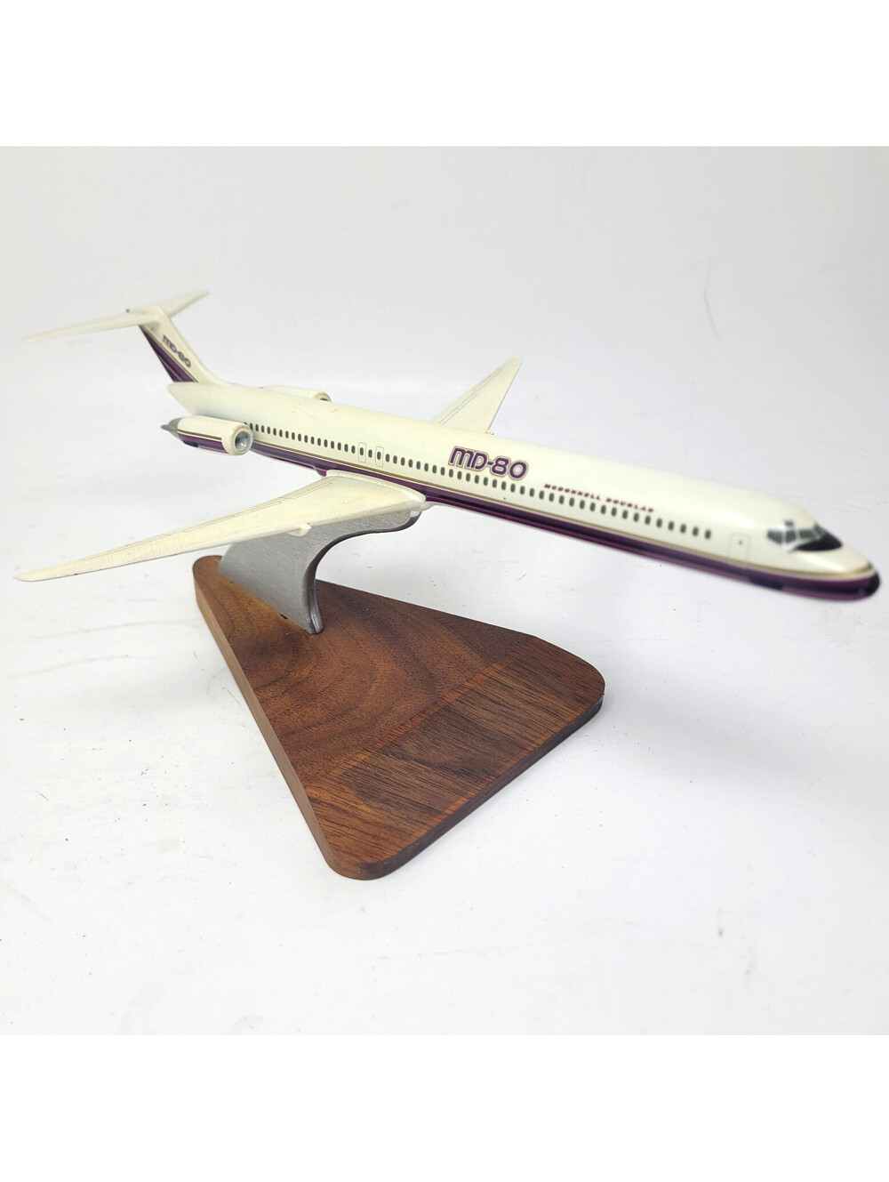 PacMin McDonnell Douglas MD-80 DC-9 Executive Desk Model Airplane Stand 1/160
